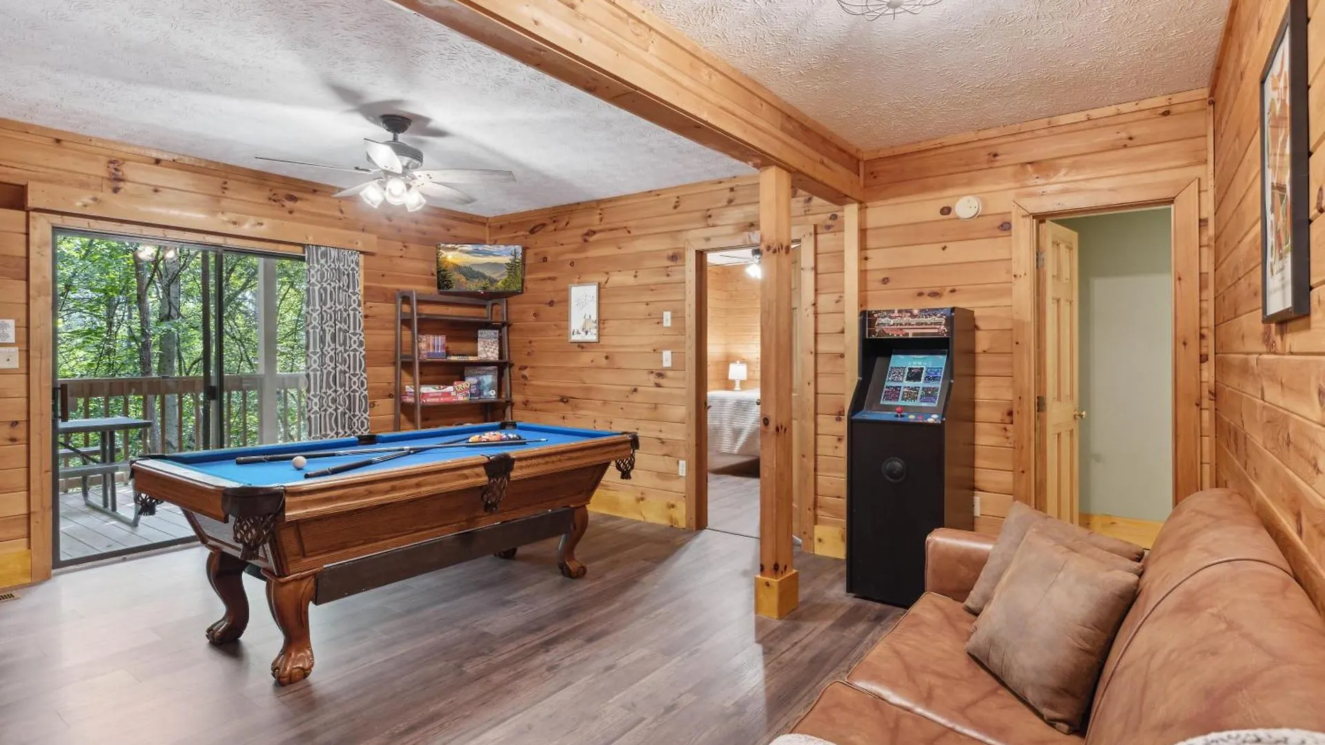 1 Min To The Parkway Spacious W 3 And Extra Bedroom! Pigeon Forge