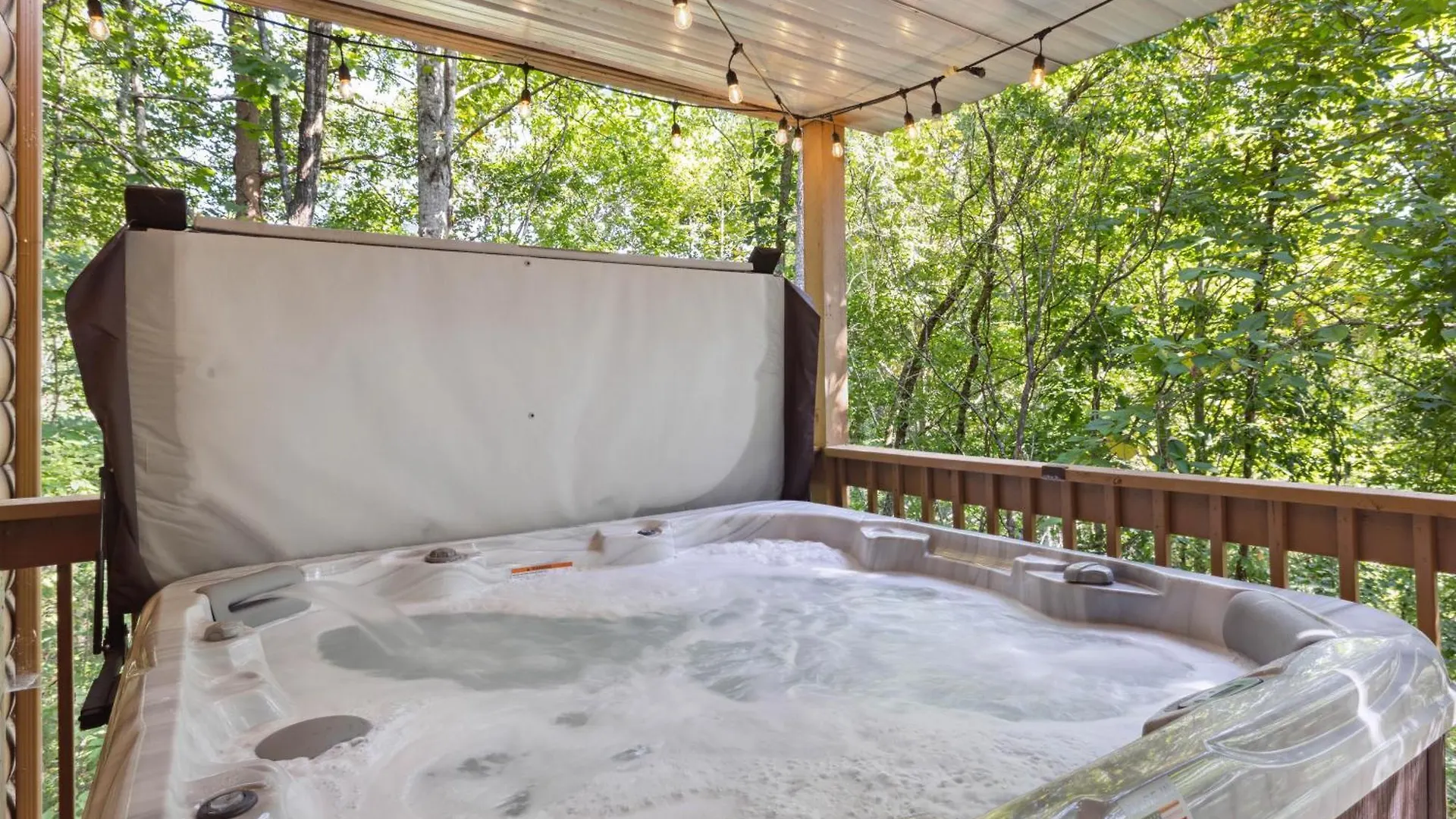 Chalet 1 Min To The Parkway Spacious W 3 And Extra Bedroom! *