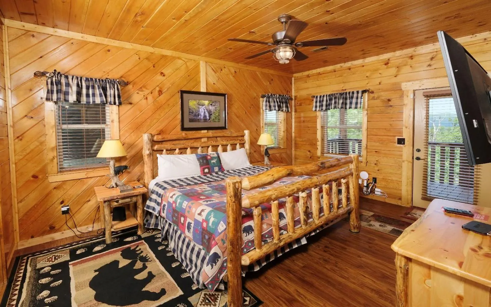 A Cloud 9 * Pigeon Forge