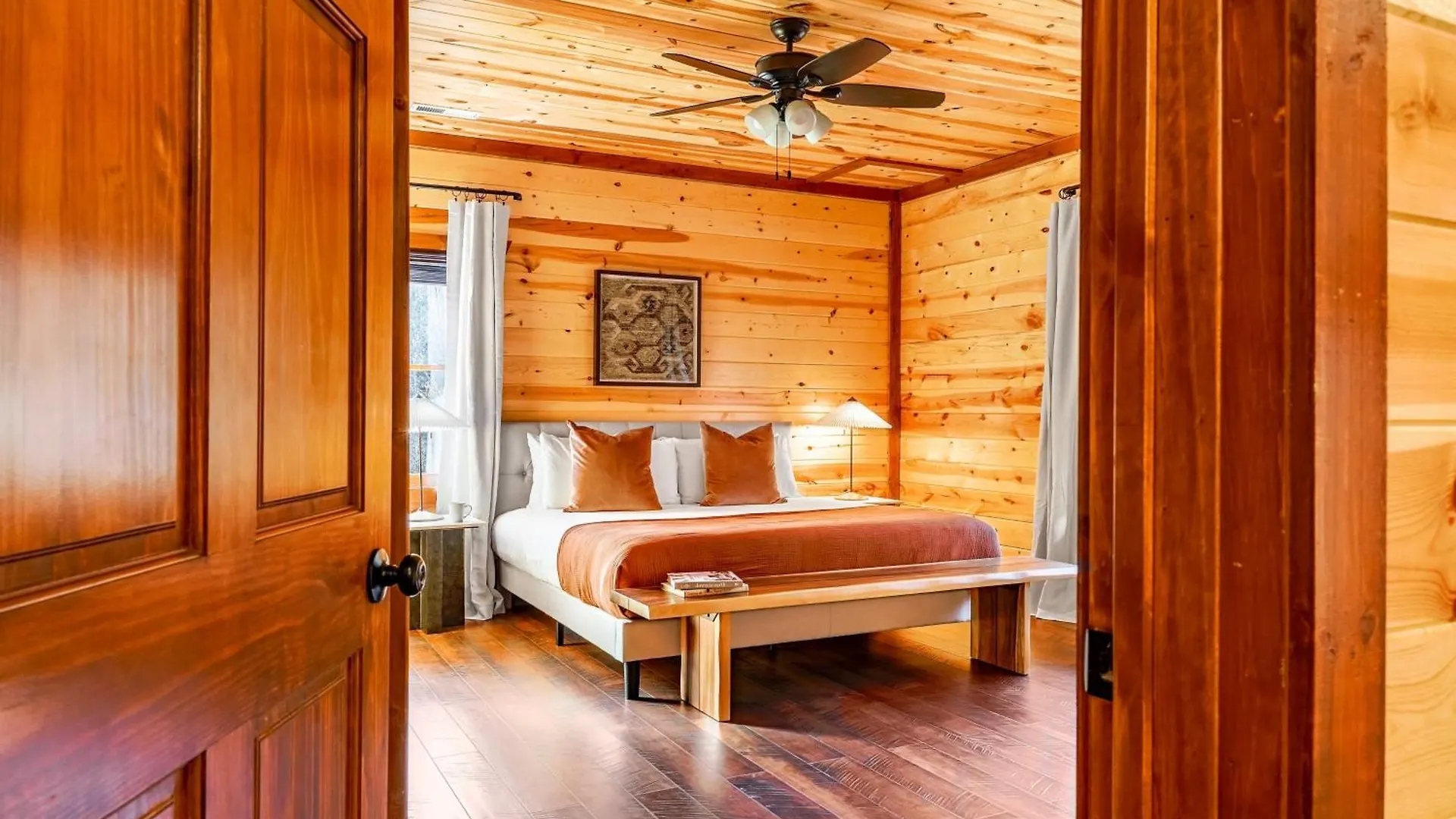 Holiday home Daybreak By Avantstay Sleeps 18 Cabin Poolspa *