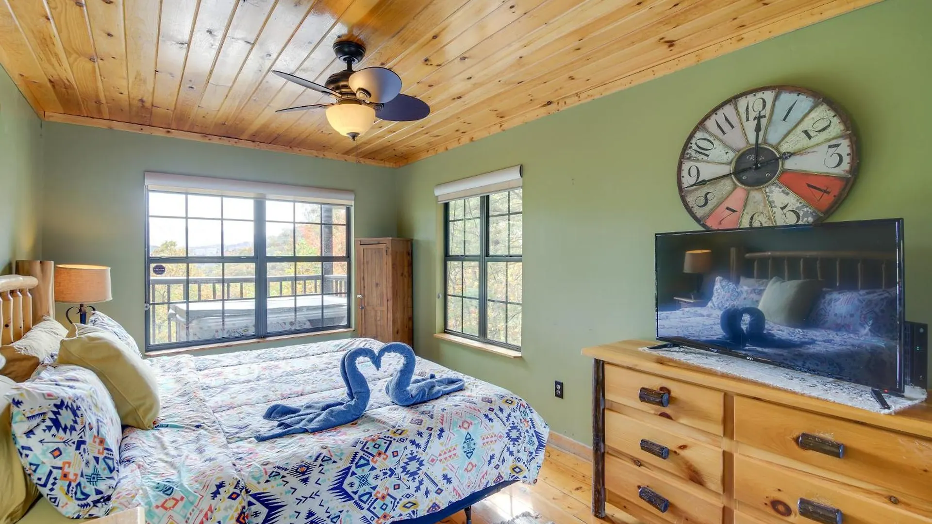 Above And Beyond With Prime Views! Holiday home