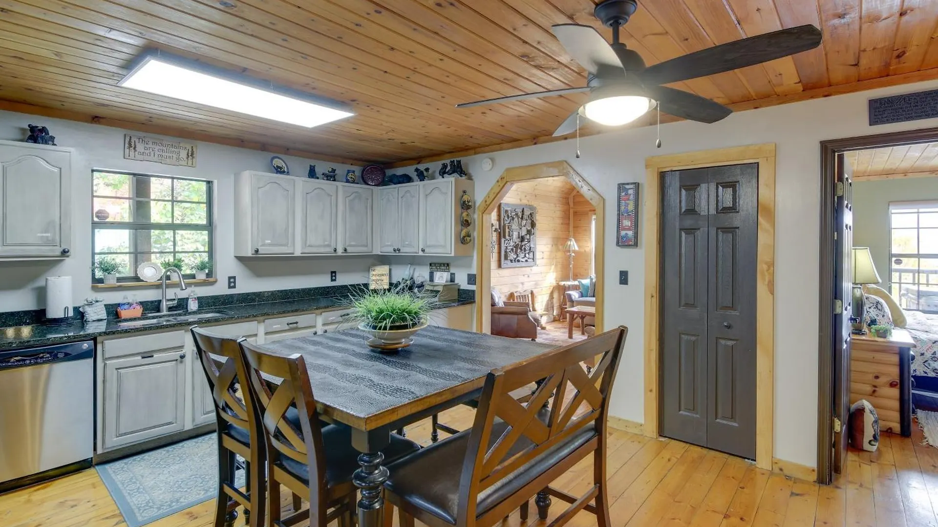 Holiday home Above And Beyond With Prime Views! *