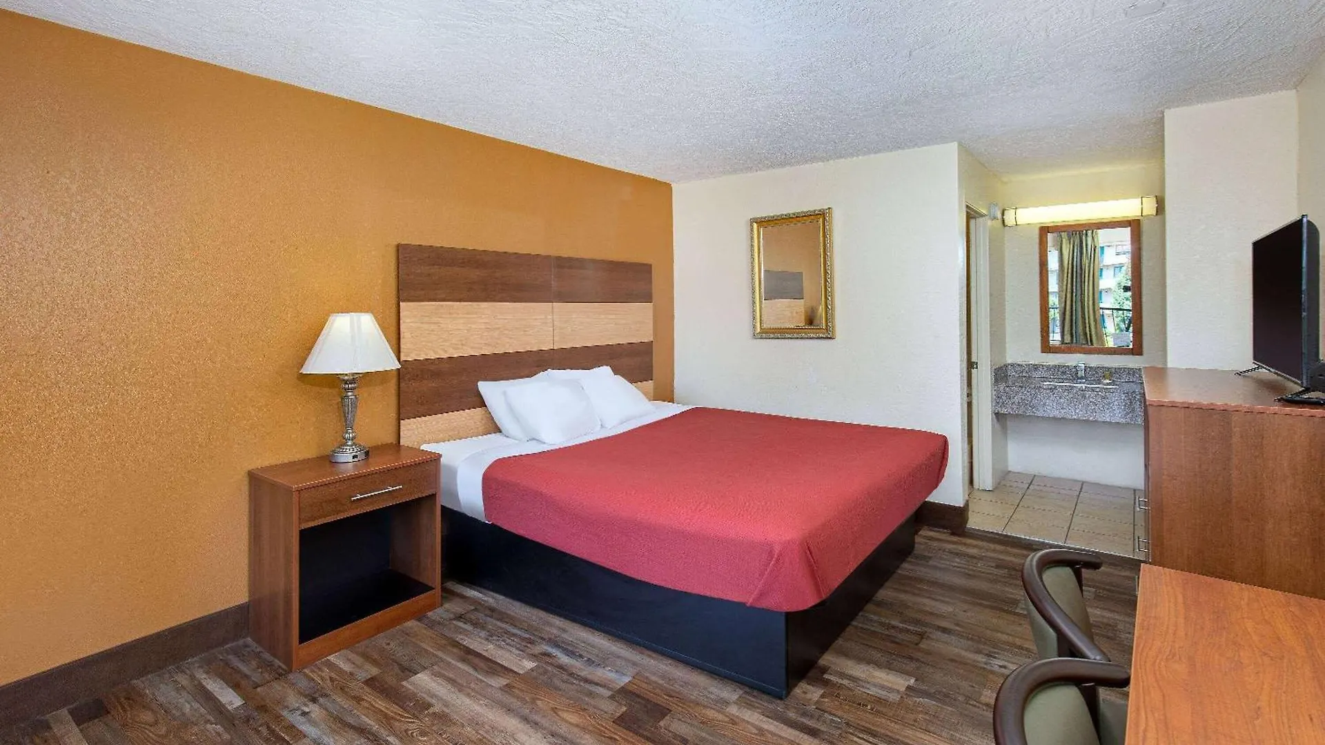 Americana A Travelodge By Wyndham Motel