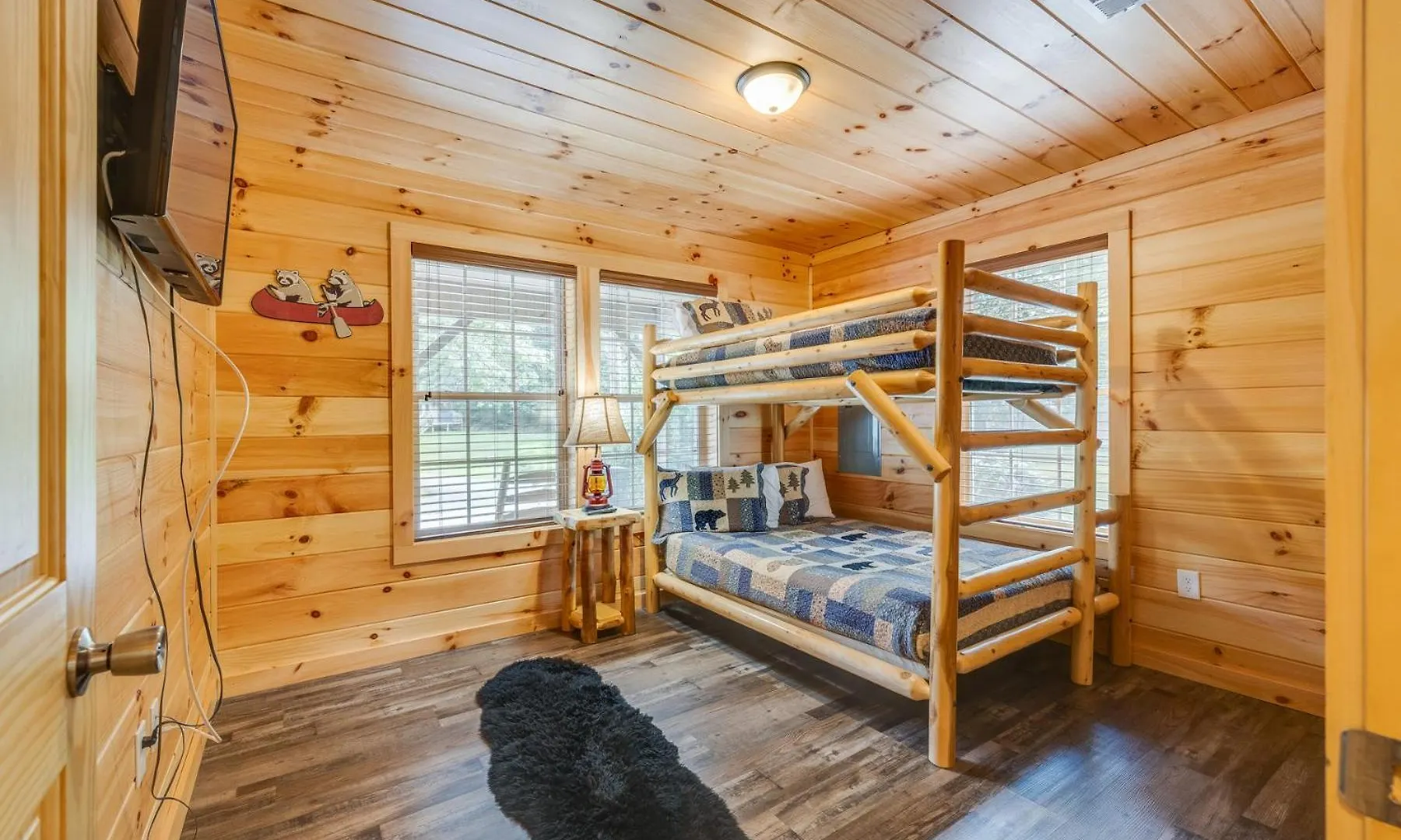 Holiday home Bear Clubhouse Hot Tub, 1mile From The Parkway, 900 In Free Tickets! Pigeon Forge