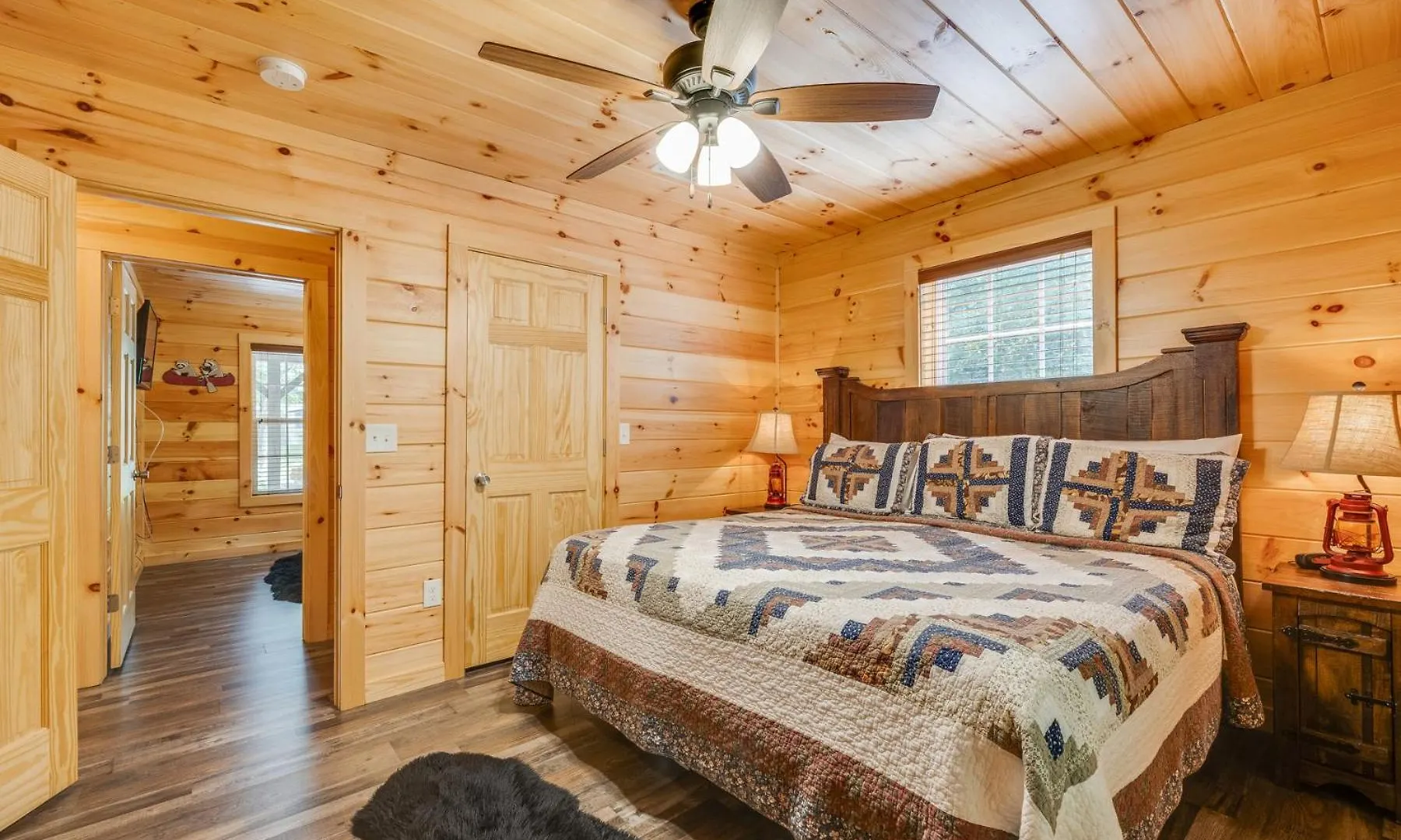 Holiday home Bear Clubhouse Hot Tub, 1mile From The Parkway, 900 In Free Tickets! Pigeon Forge
