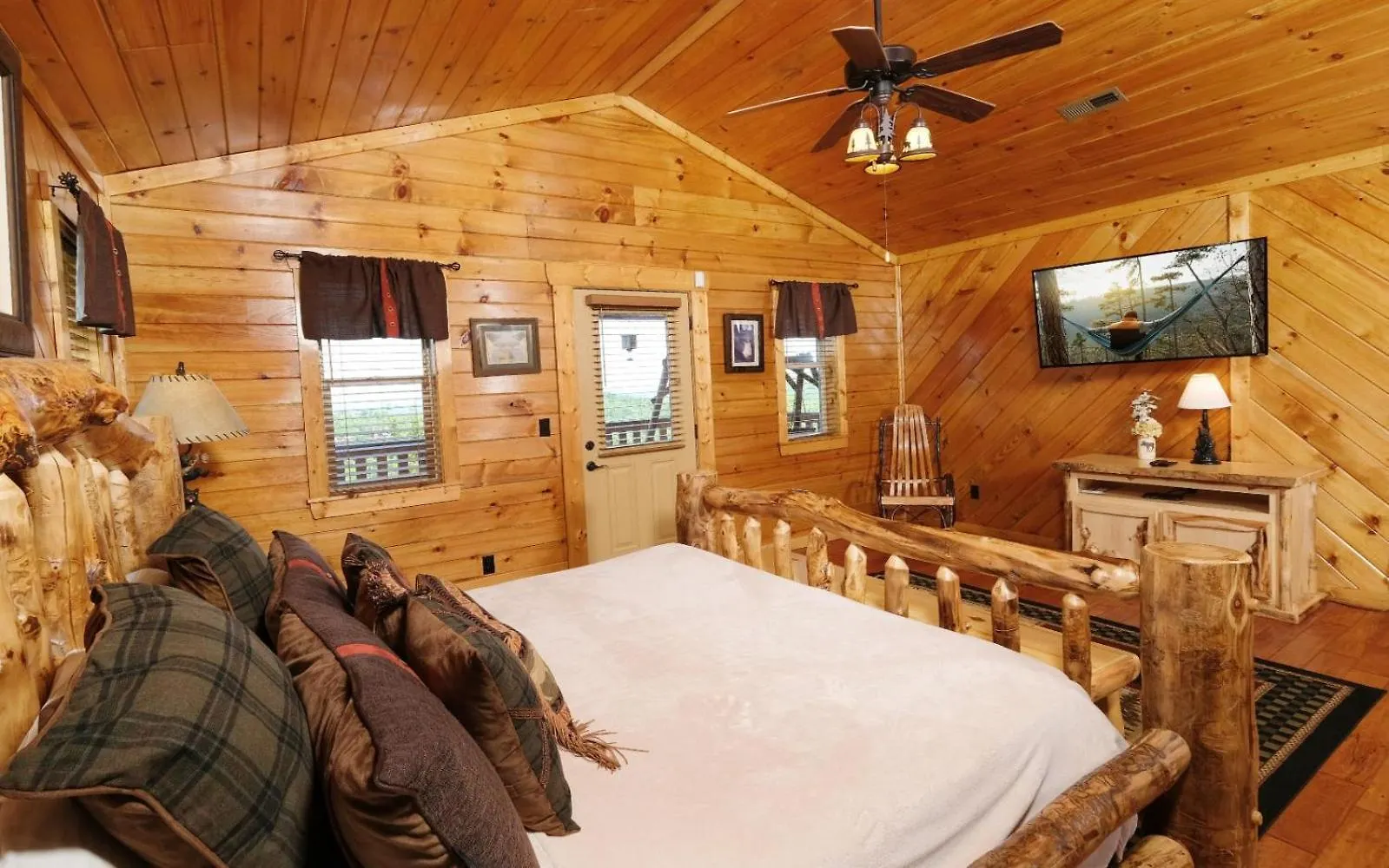A Cloud 9 Pigeon Forge