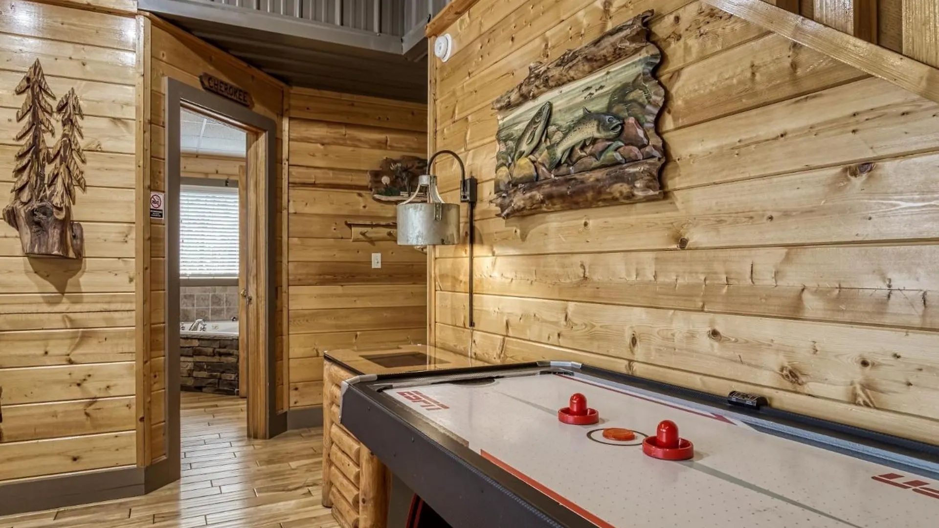 Ern858 - Eagles On High - Great Location! Close To The Action! Pigeon Forge
