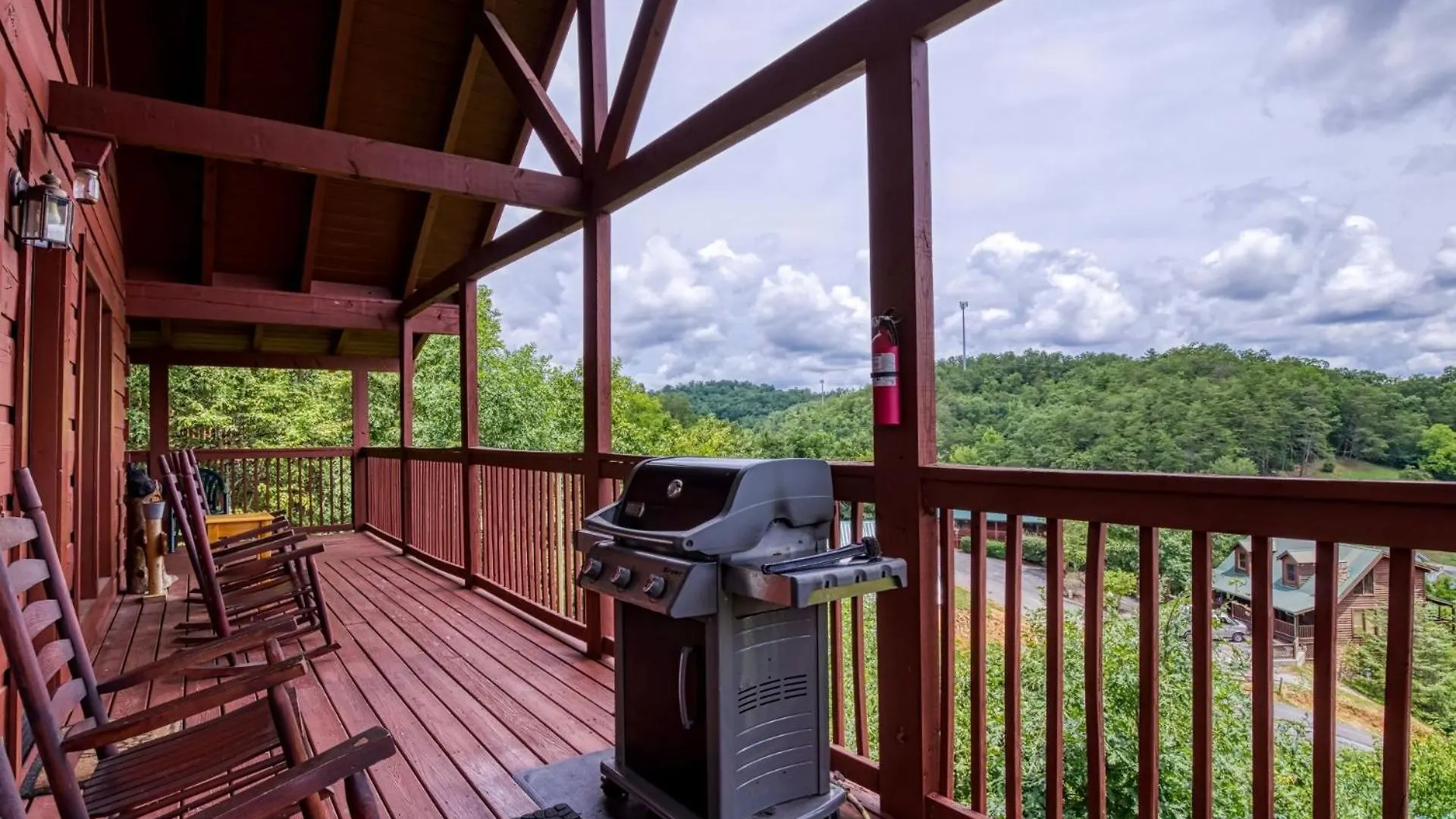 Ern858 - Eagles On High - Great Location! Close To The Action! Holiday home *