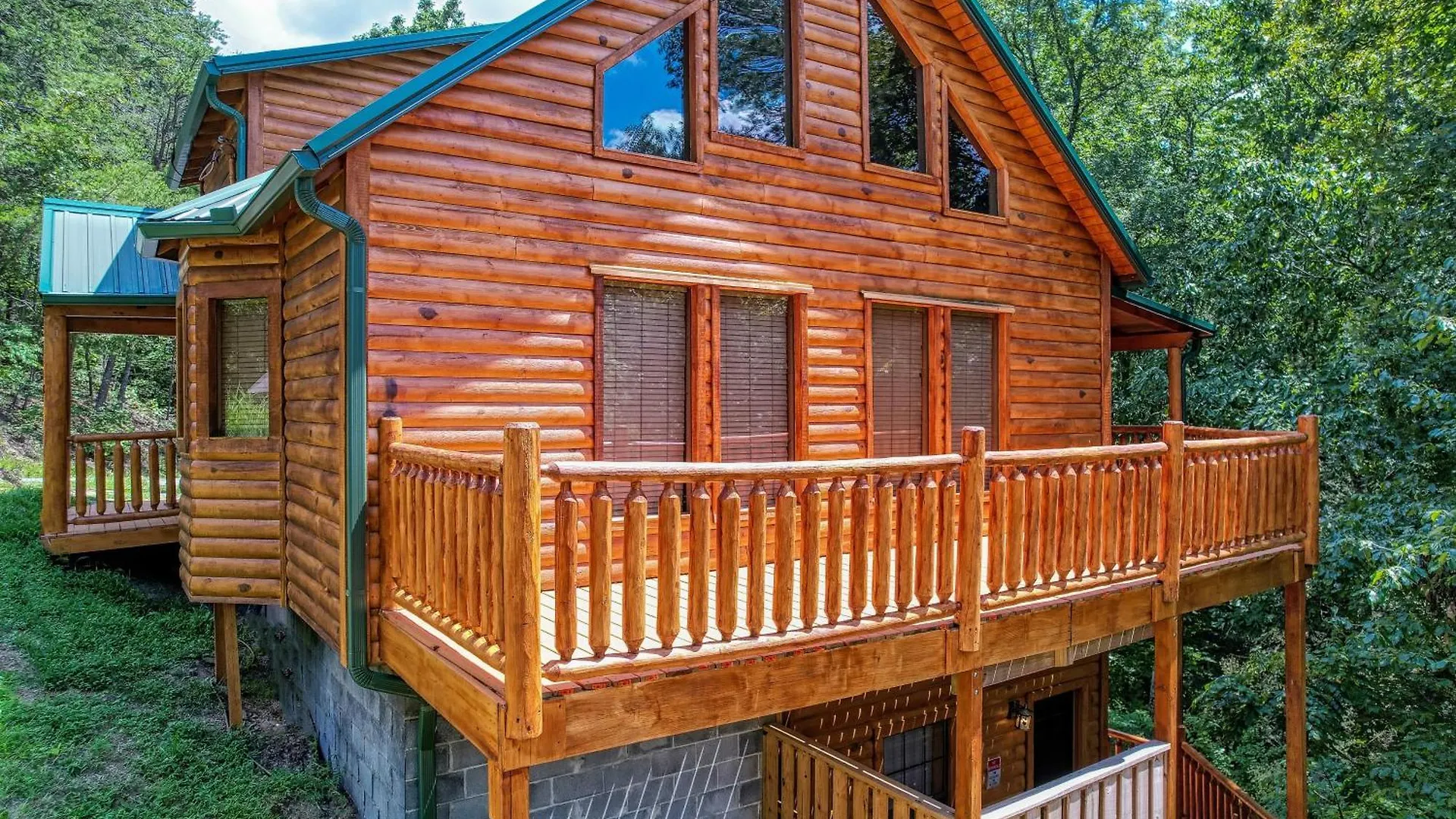Pine Haven Hollow, Hot Tub, Game Room, Wifi, 1089 Free Tickets Each Paid Day, Dollywood And Holiday home Pigeon Forge
