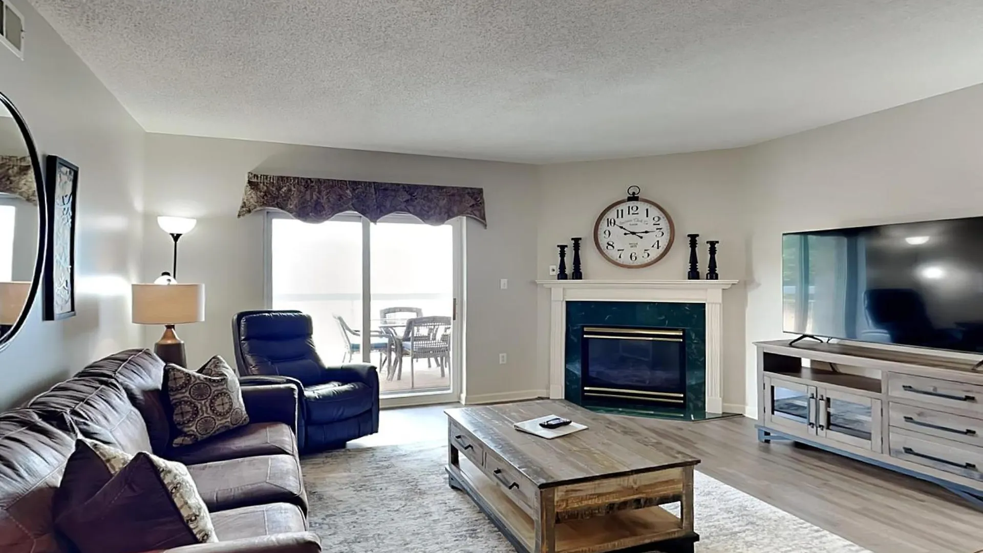 Rock-a-while Whispering Pines 214 Apartment Pigeon Forge