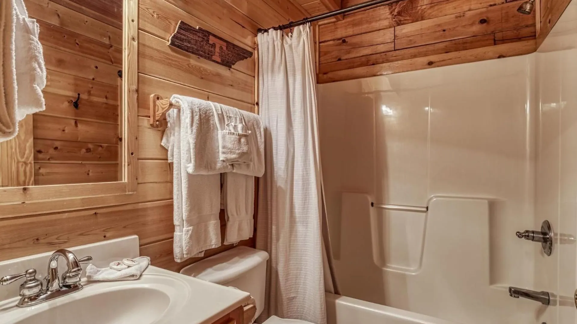 Holiday home Ern813 - Heavenly View- Great Location! Close To The Action!