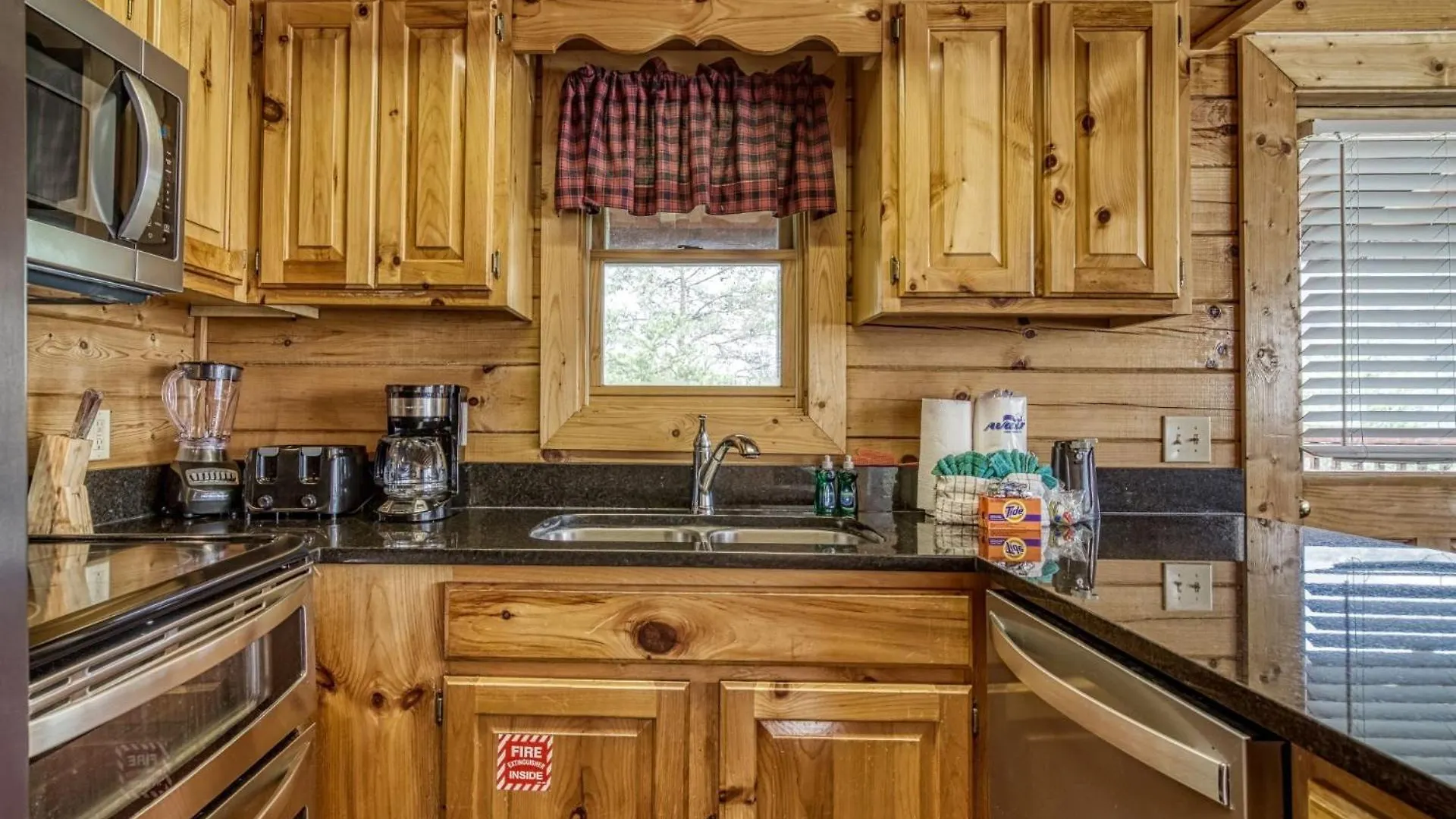 Ern813 - Heavenly View- Great Location! Close To The Action! Holiday home *