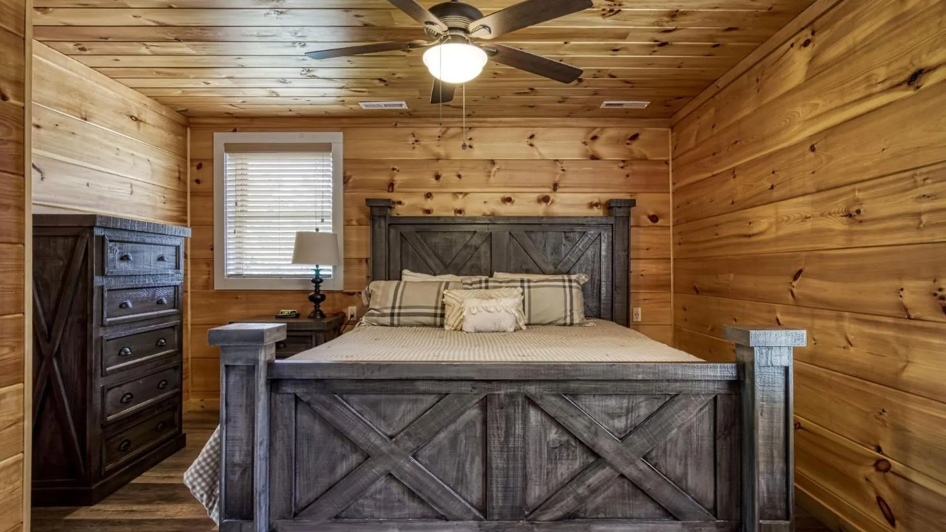 Ern824 - Days - Great Location! Close To Town! * Pigeon Forge