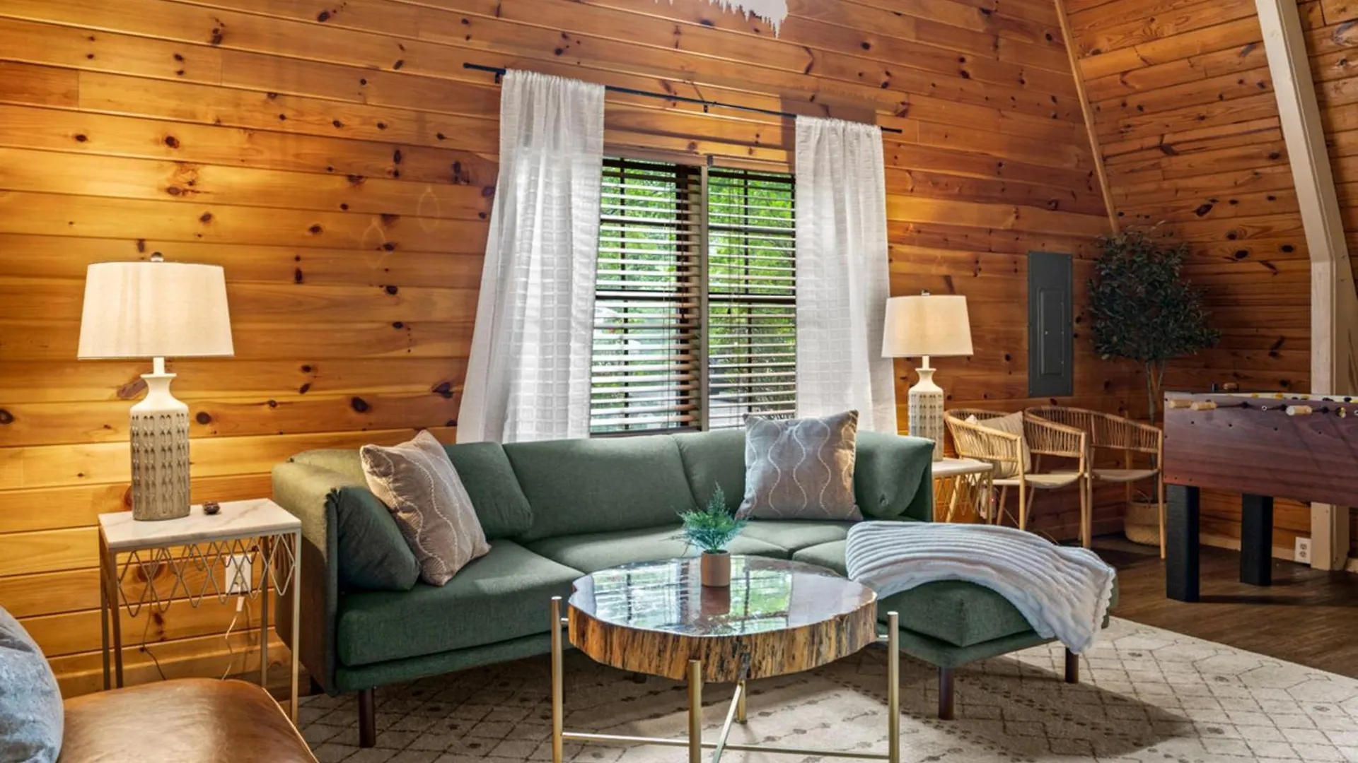 Sugar Bear With Hot Tub And Fire Pit Holiday home *