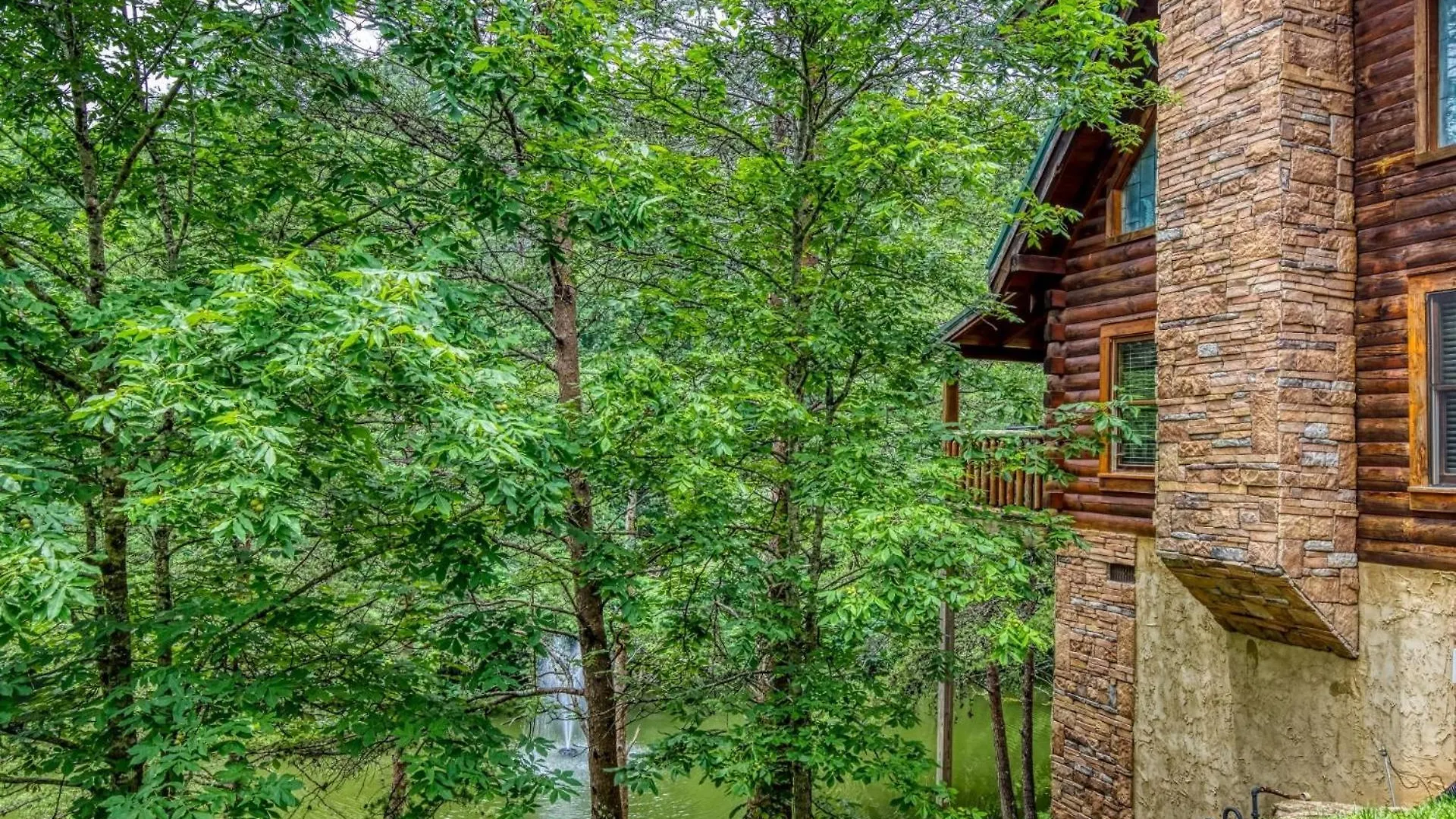 Ern834 - Lakeside Getaway - Great Location! Close To The Action! Holiday home Pigeon Forge