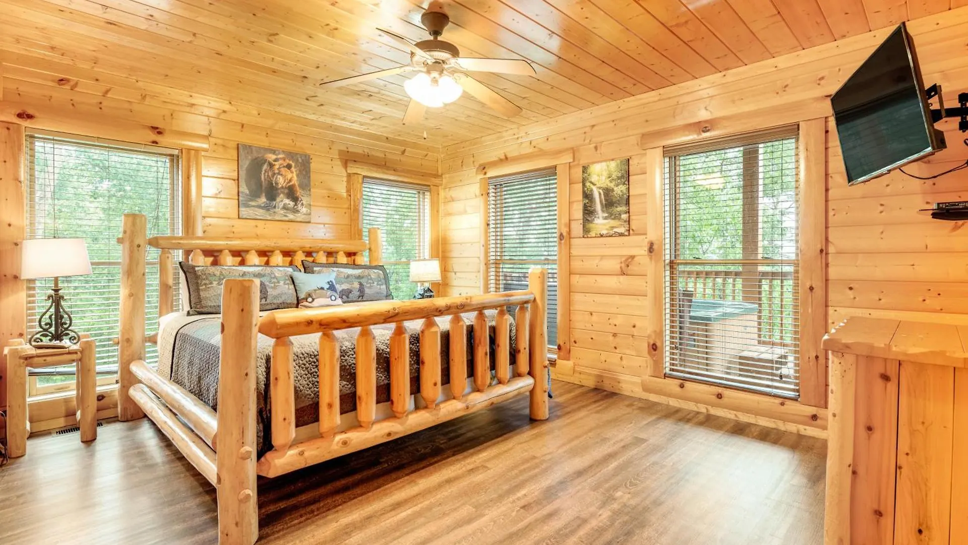 Valhalla Manor Pigeon Forge