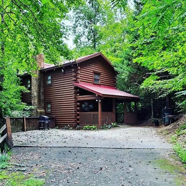 Holiday home Quaint & Secluded Near Dollywood With Bbq&hot Tub