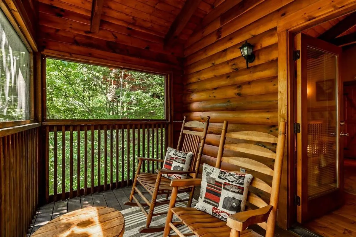 Quaint & Secluded Near Dollywood With Bbq&hot Tub *