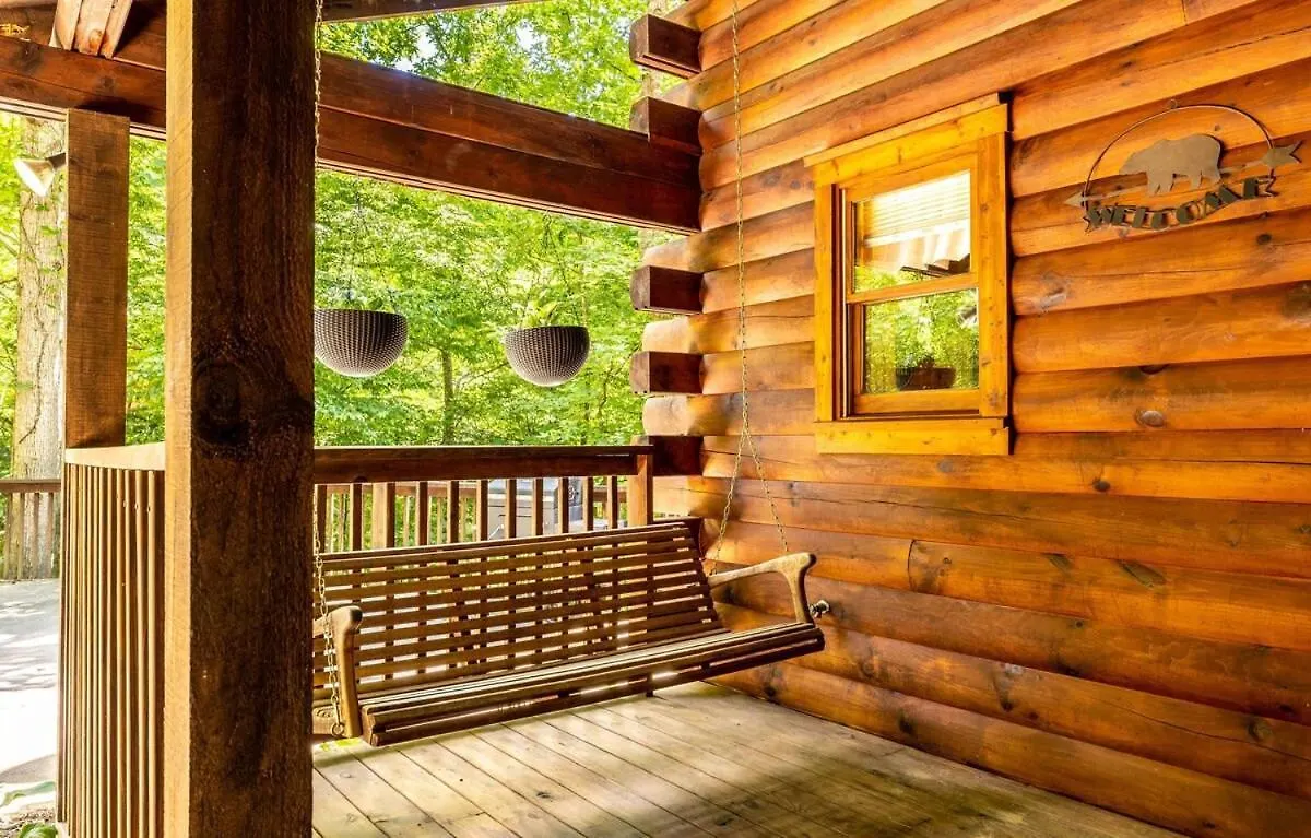 Quaint & Secluded Near Dollywood With Bbq&hot Tub
