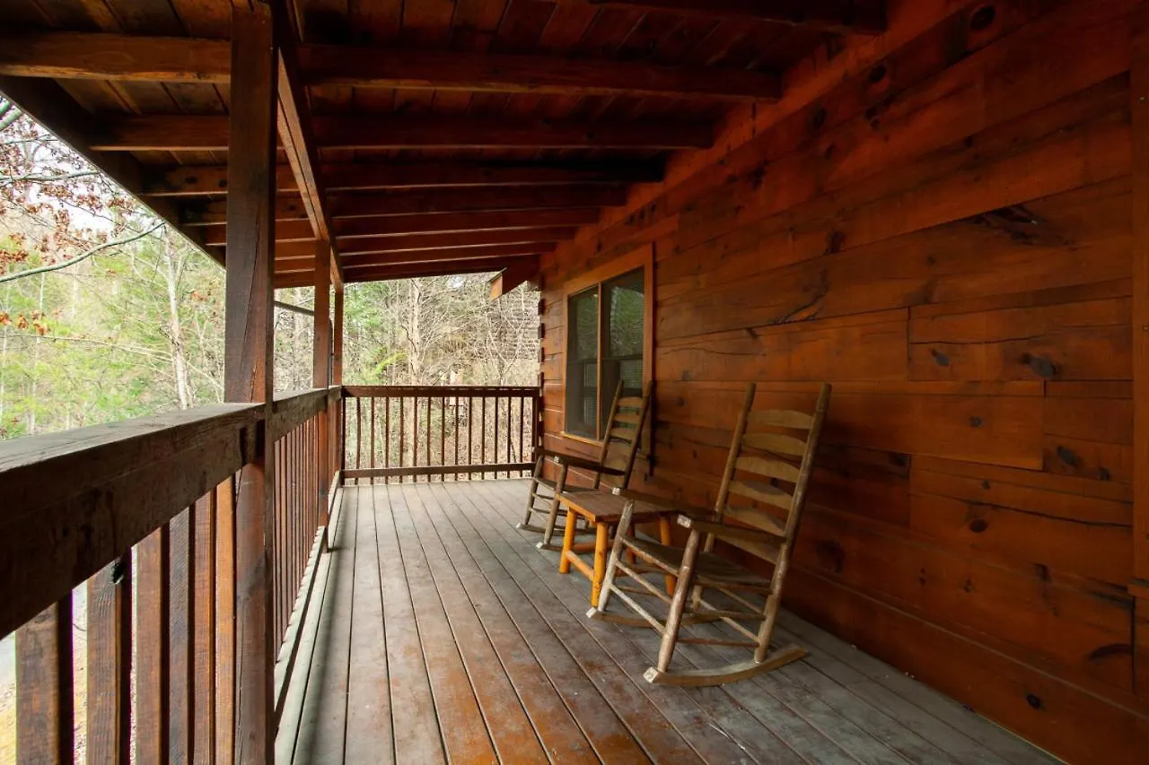 Holiday home 5 Mins To Strip W/ Hot Tub+grill+more *