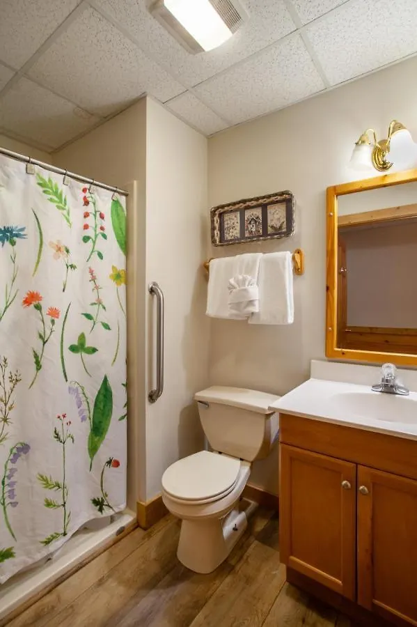 Holiday home 5 Mins To Strip W/ Hot Tub+grill+more