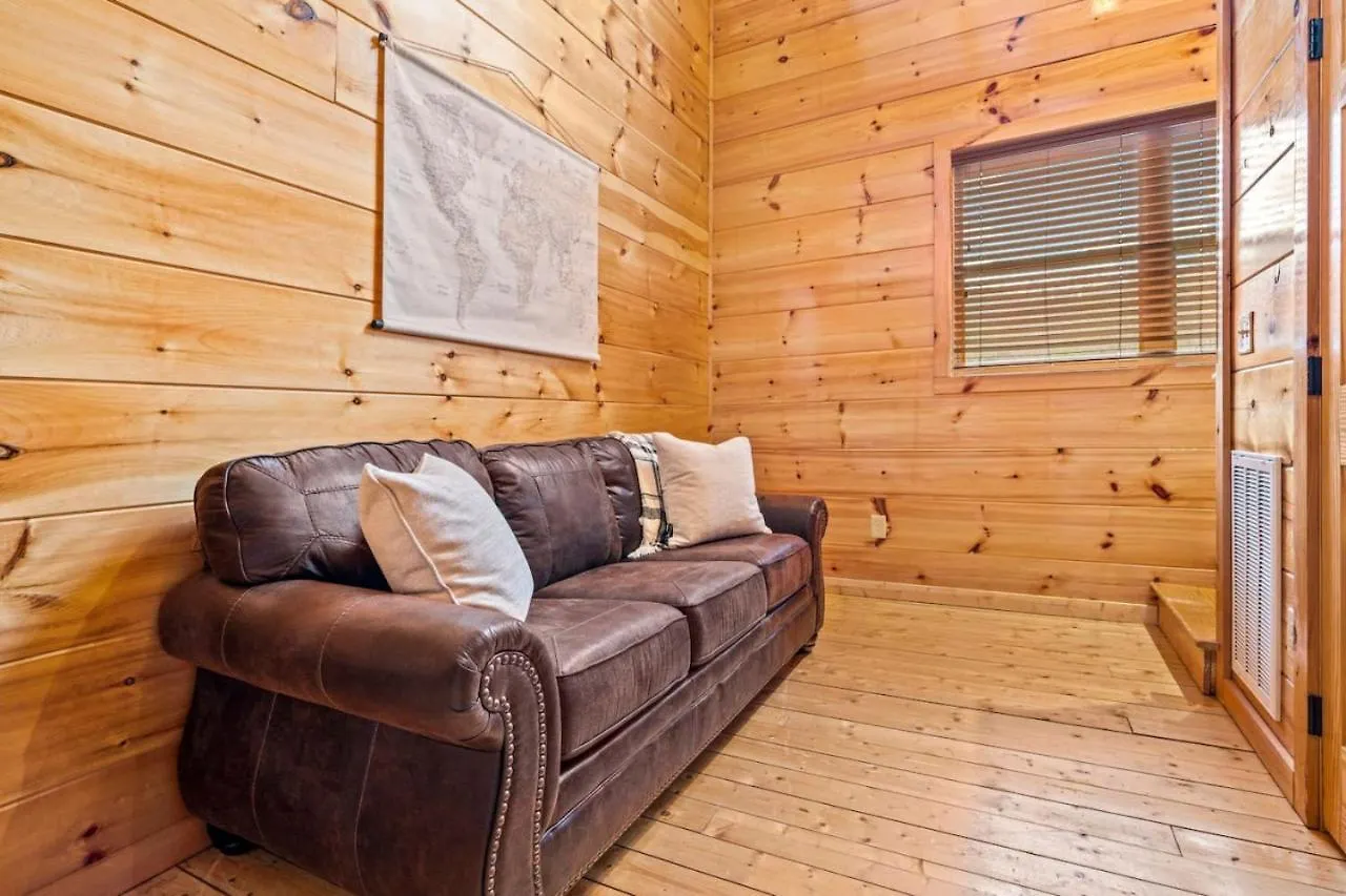 Tennessee Escape 2 Hot Tubs, 3 Decks And Pool Table Holiday home