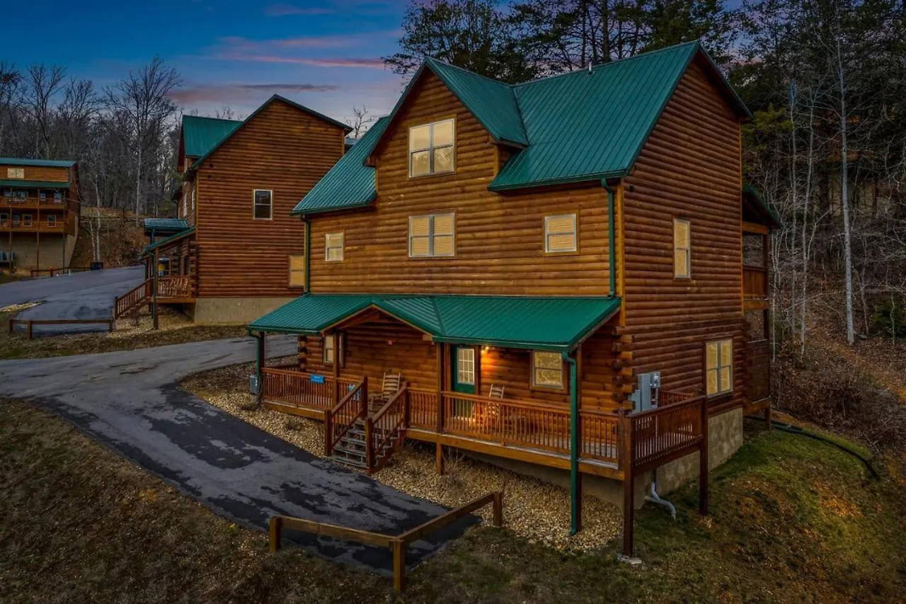 Holiday home Tennessee Escape 2 Hot Tubs, 3 Decks And Pool Table Pigeon Forge