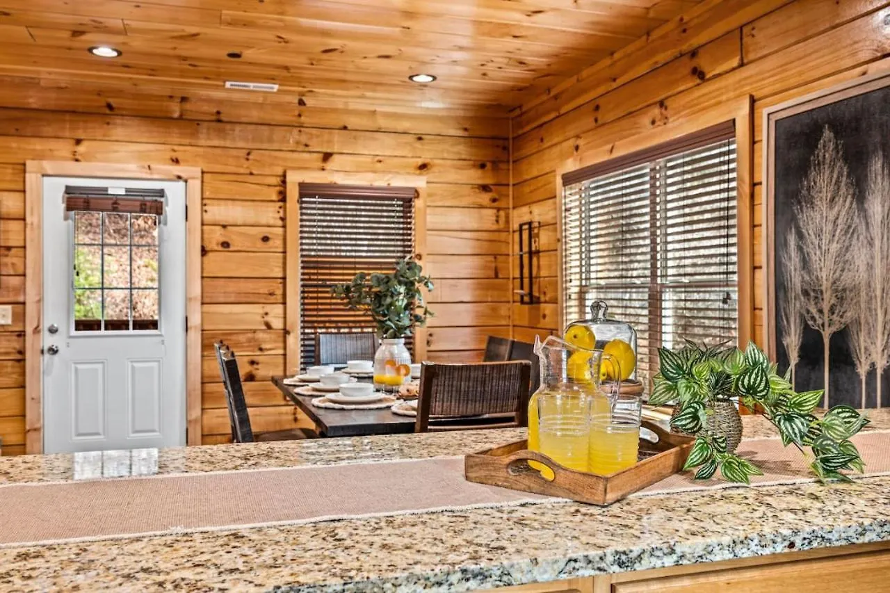 Holiday home Tennessee Escape 2 Hot Tubs, 3 Decks And Pool Table