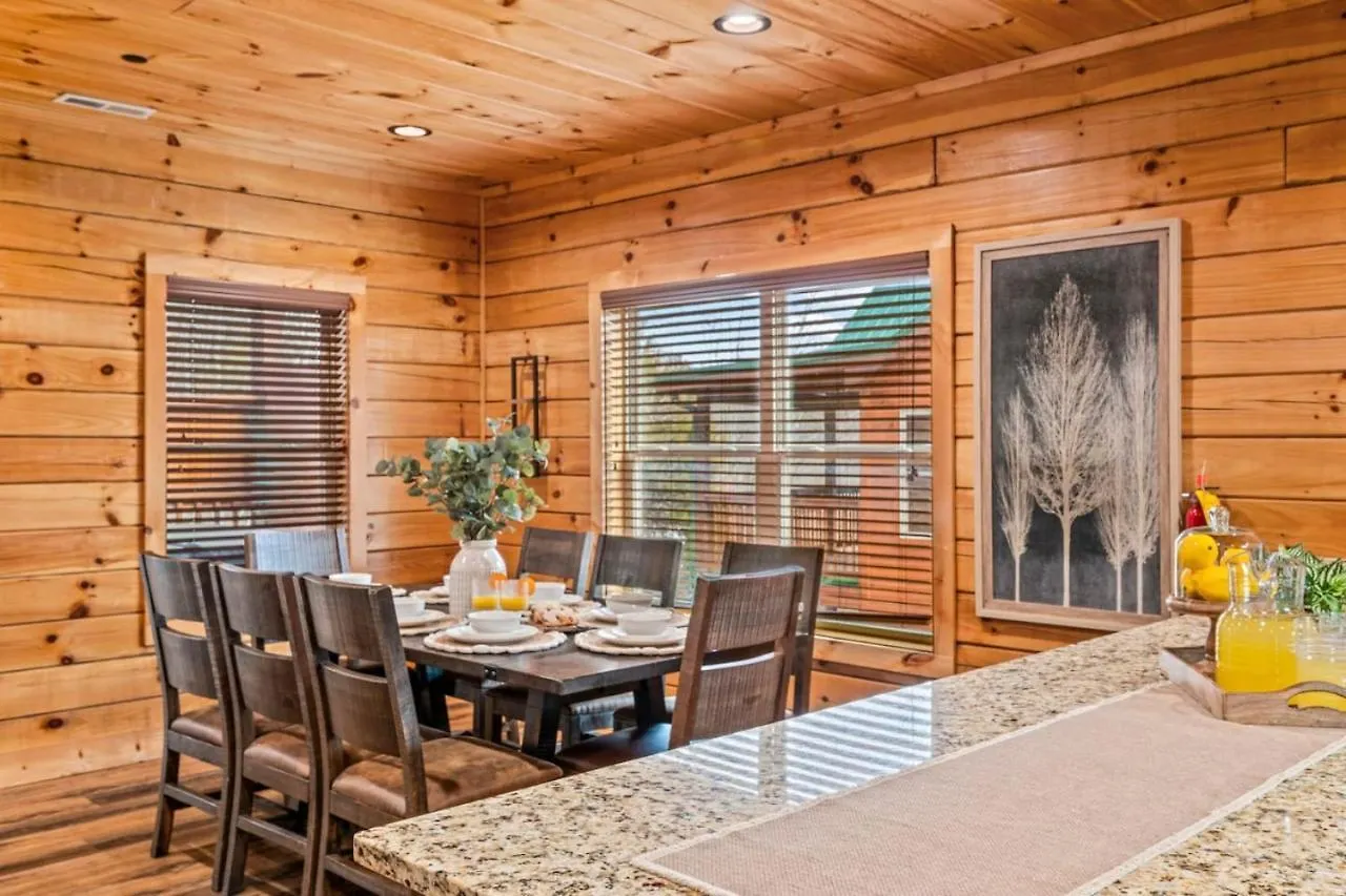 Tennessee Escape 2 Hot Tubs, 3 Decks And Pool Table