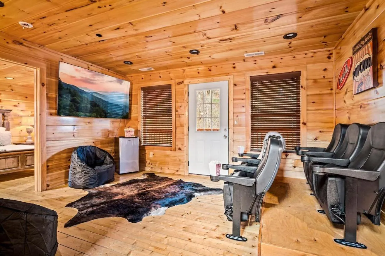Tennessee Escape 2 Hot Tubs, 3 Decks And Pool Table Pigeon Forge