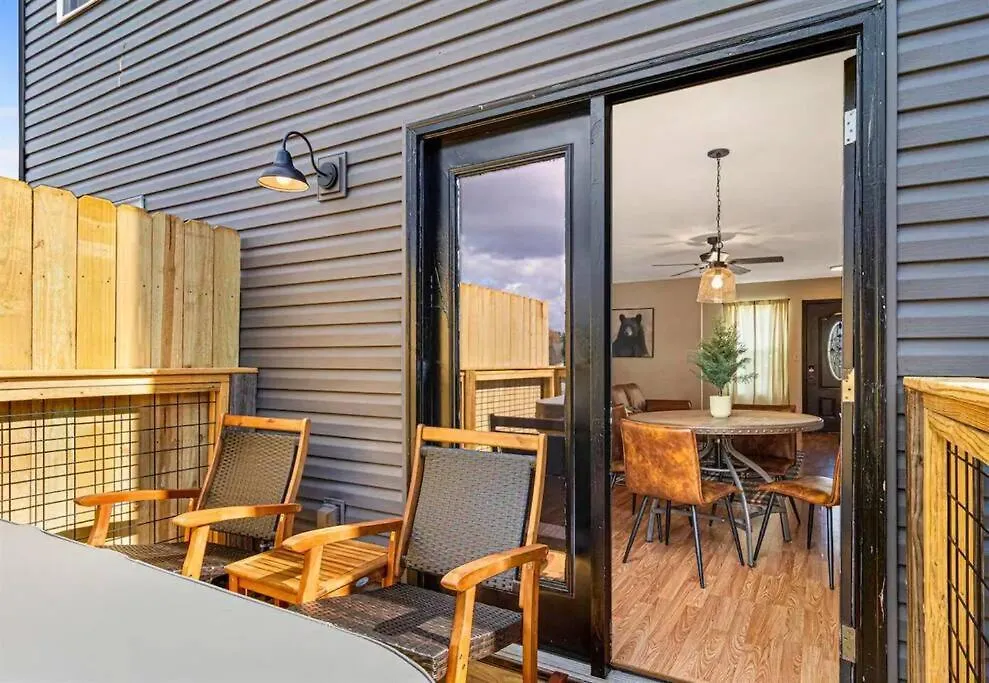 Willow Trace: Family Retreat, Hot Tub, Gaming! Holiday home *