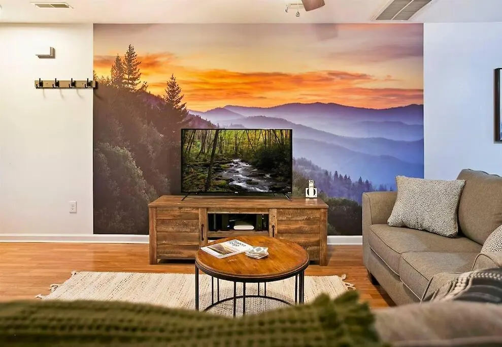 Willow Trace: Family Retreat, Hot Tub, Gaming! Holiday home Pigeon Forge
