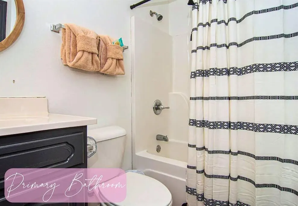 Holiday home Willow Trace: Family Retreat, Hot Tub, Gaming! *