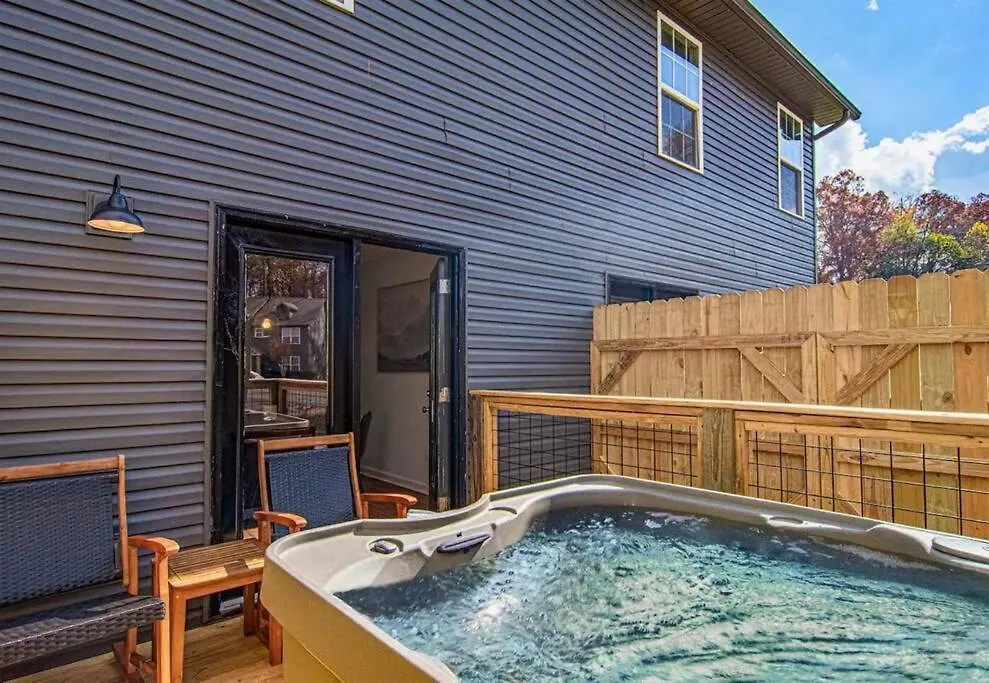 Willow Trace: Family Retreat, Hot Tub, Gaming!