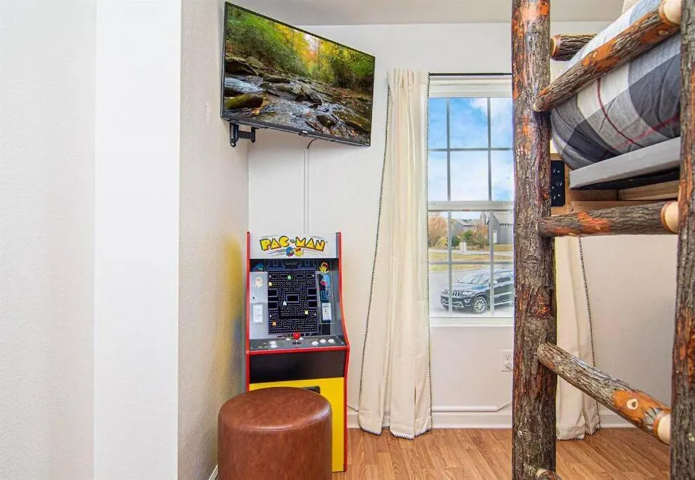 Willow Trace: Family Retreat, Hot Tub, Gaming! *