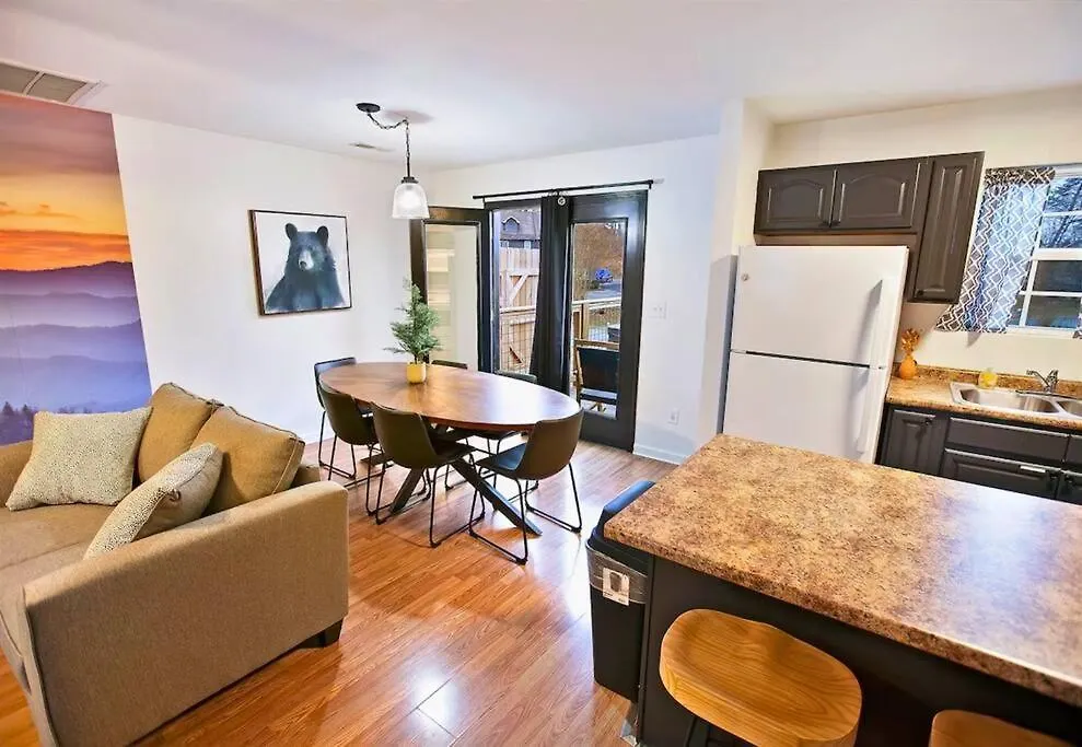 Willow Trace: Family Retreat, Hot Tub, Gaming! *