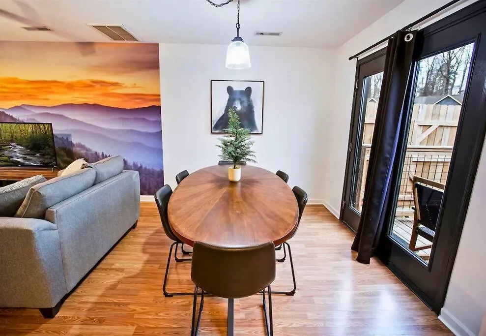 Willow Trace: Family Retreat, Hot Tub, Gaming! Holiday home *