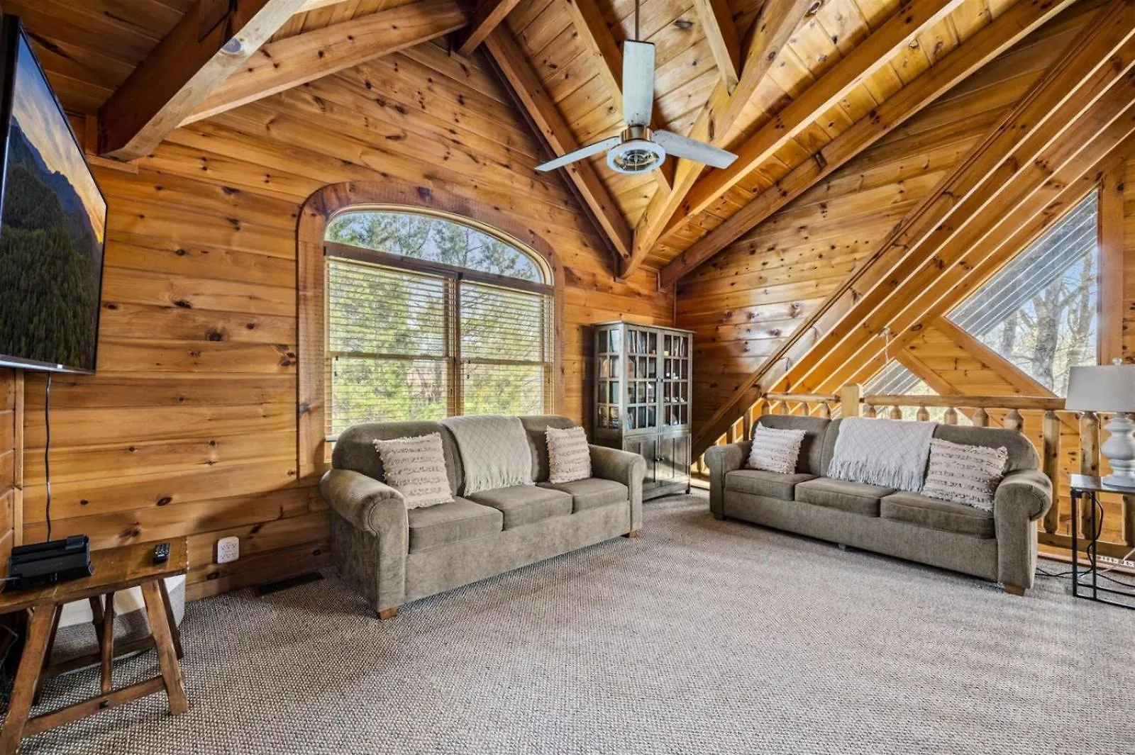 Tatil Evi Near Dollywood With Pool Table-hot Tub-fire Pit-game Room-swimming Pool