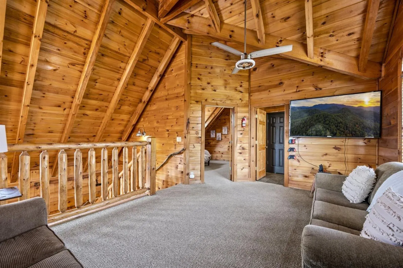 Near Dollywood With Pool Table-hot Tub-fire Pit-game Room-swimming Pool Holiday home *
