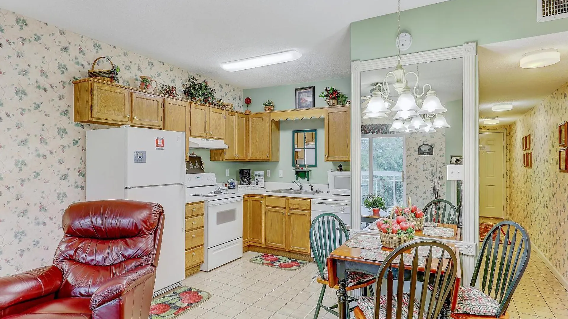 Cozy Corner Whispering Pines 421 Apartment