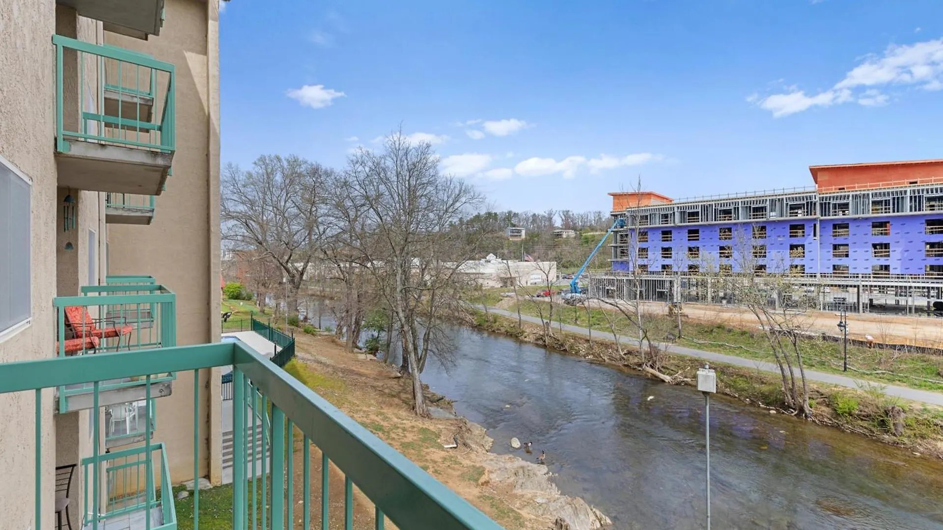 Apartment River View W Pool. Close To Many Attractions *