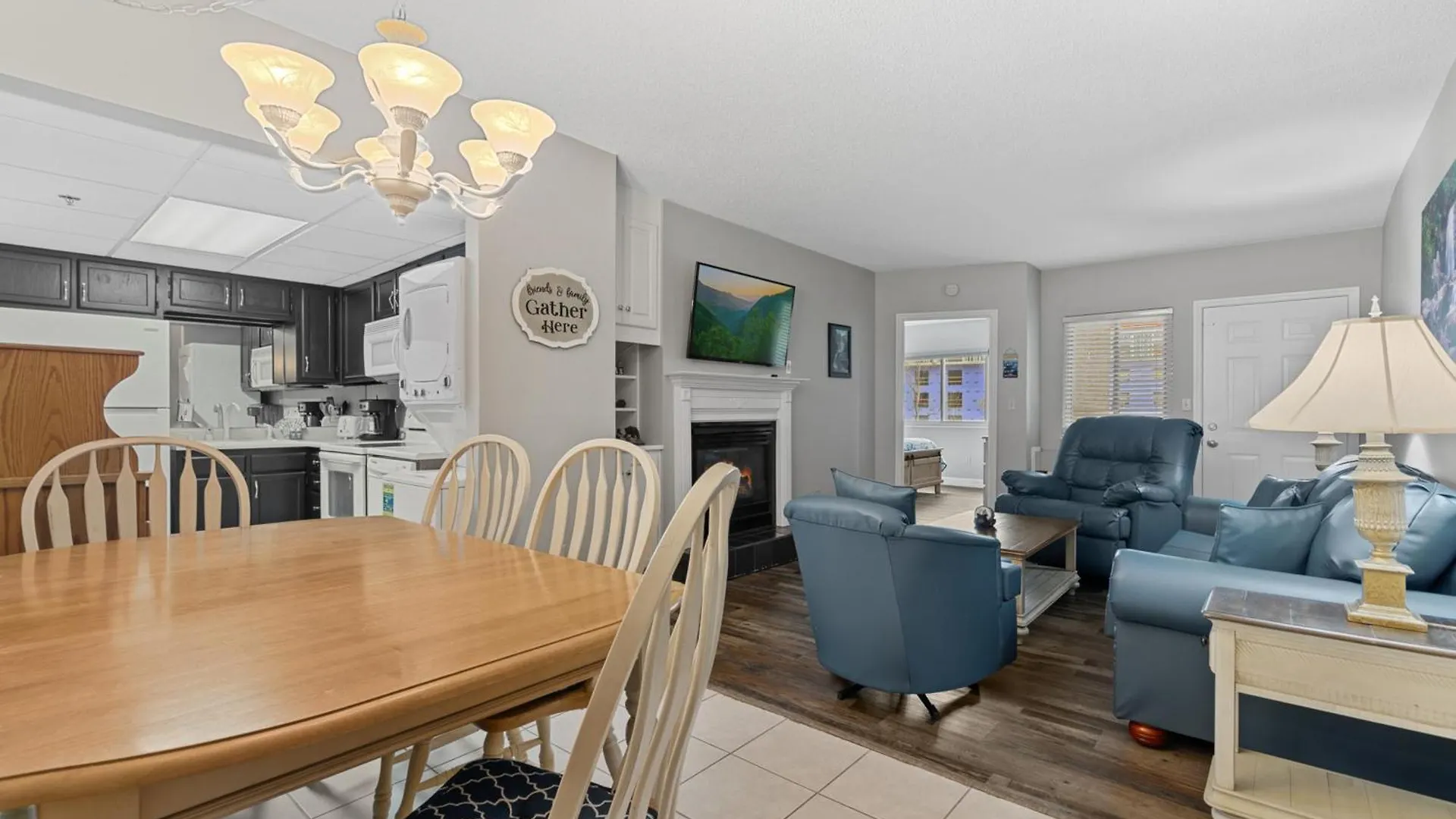 River View W Pool. Close To Many Attractions *