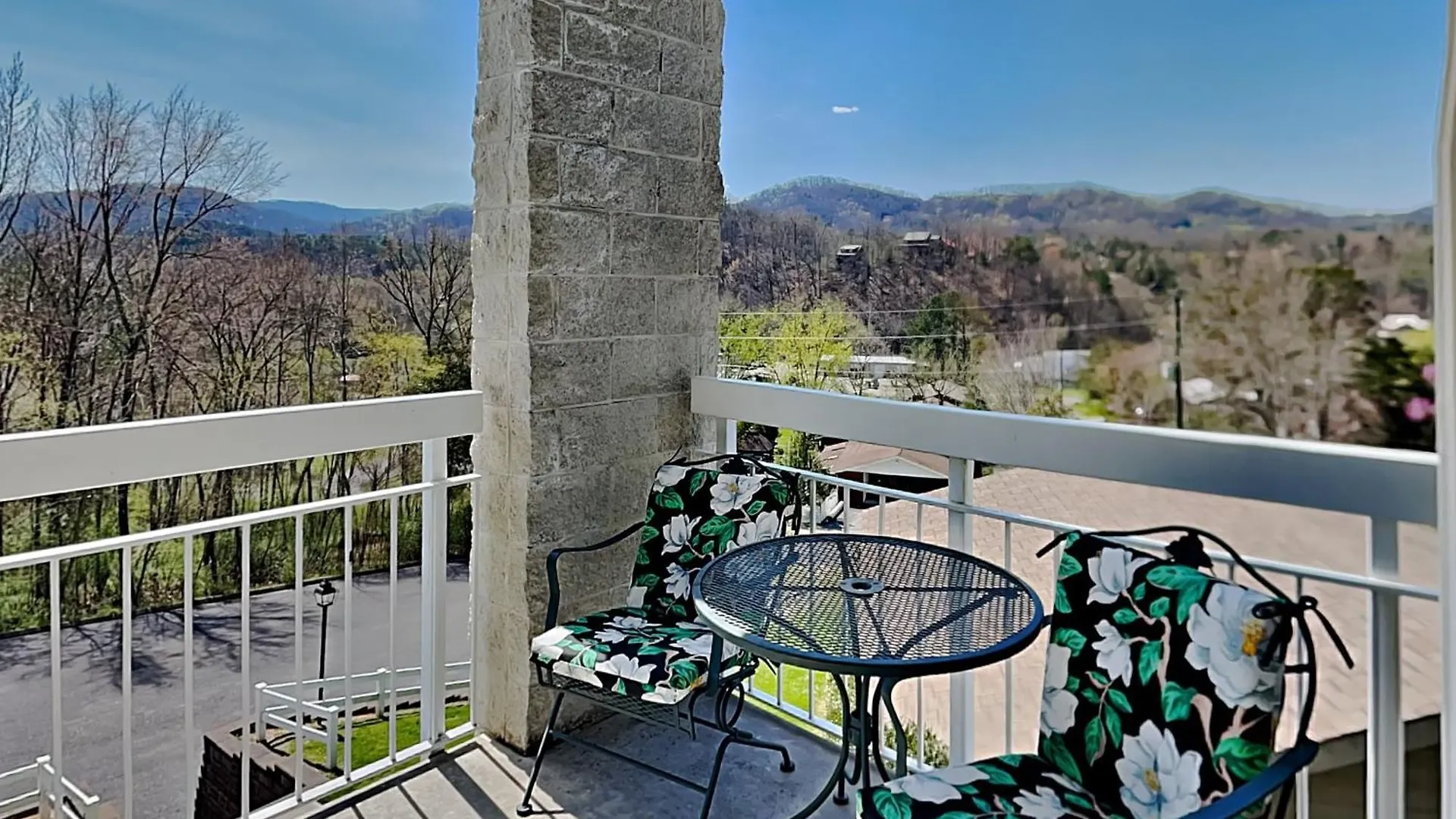 Cozy Corner Whispering Pines 421 Apartment *