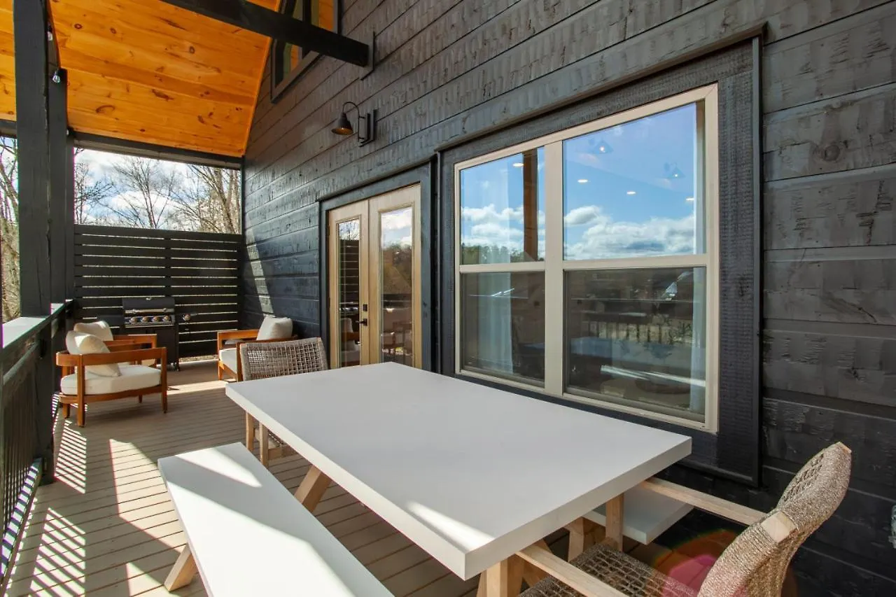 Holiday home New Modern 1 Mi To Pkwy Pool Hot Tub