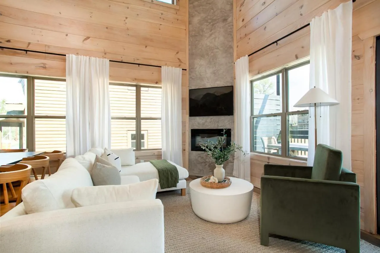 Holiday home New Modern 1 Mi To Pkwy Pool Hot Tub
