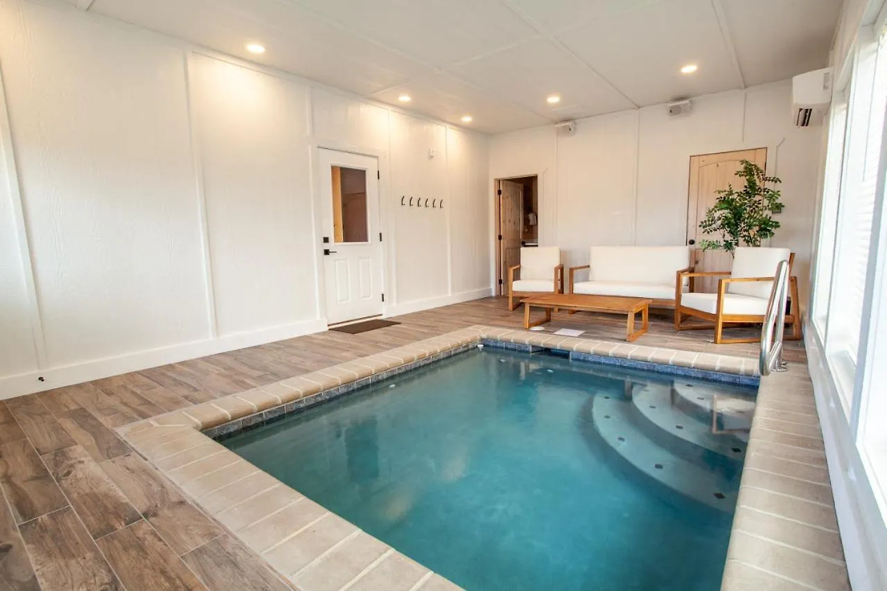 New Modern 1 Mi To Pkwy Pool Hot Tub * Pigeon Forge