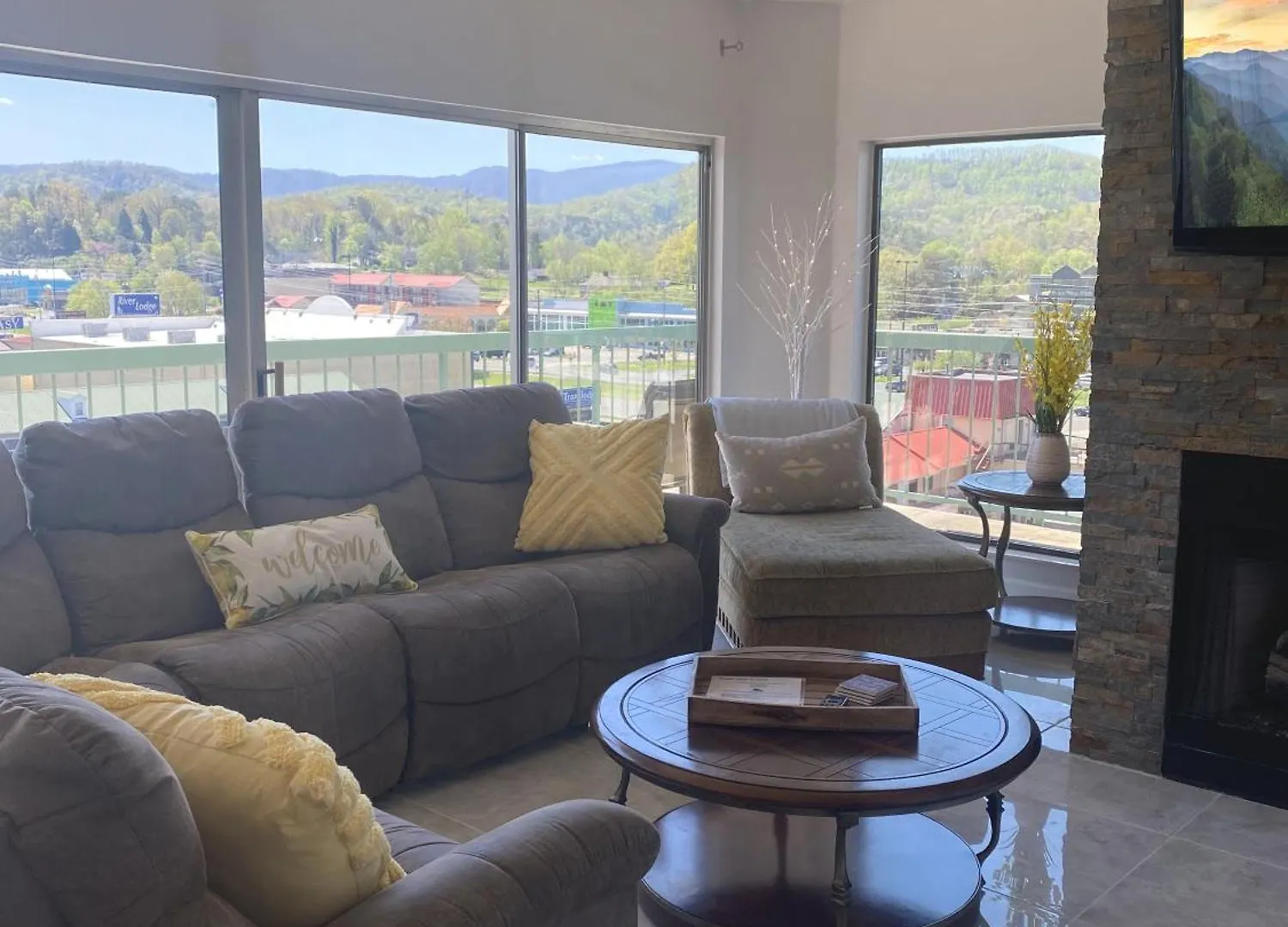 River Place #711 3bd
