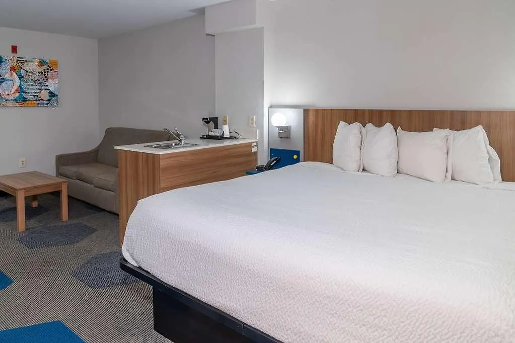 Microtel & By Wyndham Hotel