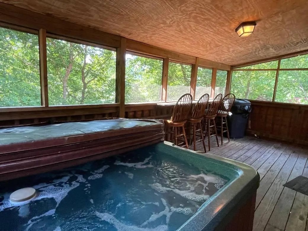 Mountaintop Hideaway * Pigeon Forge