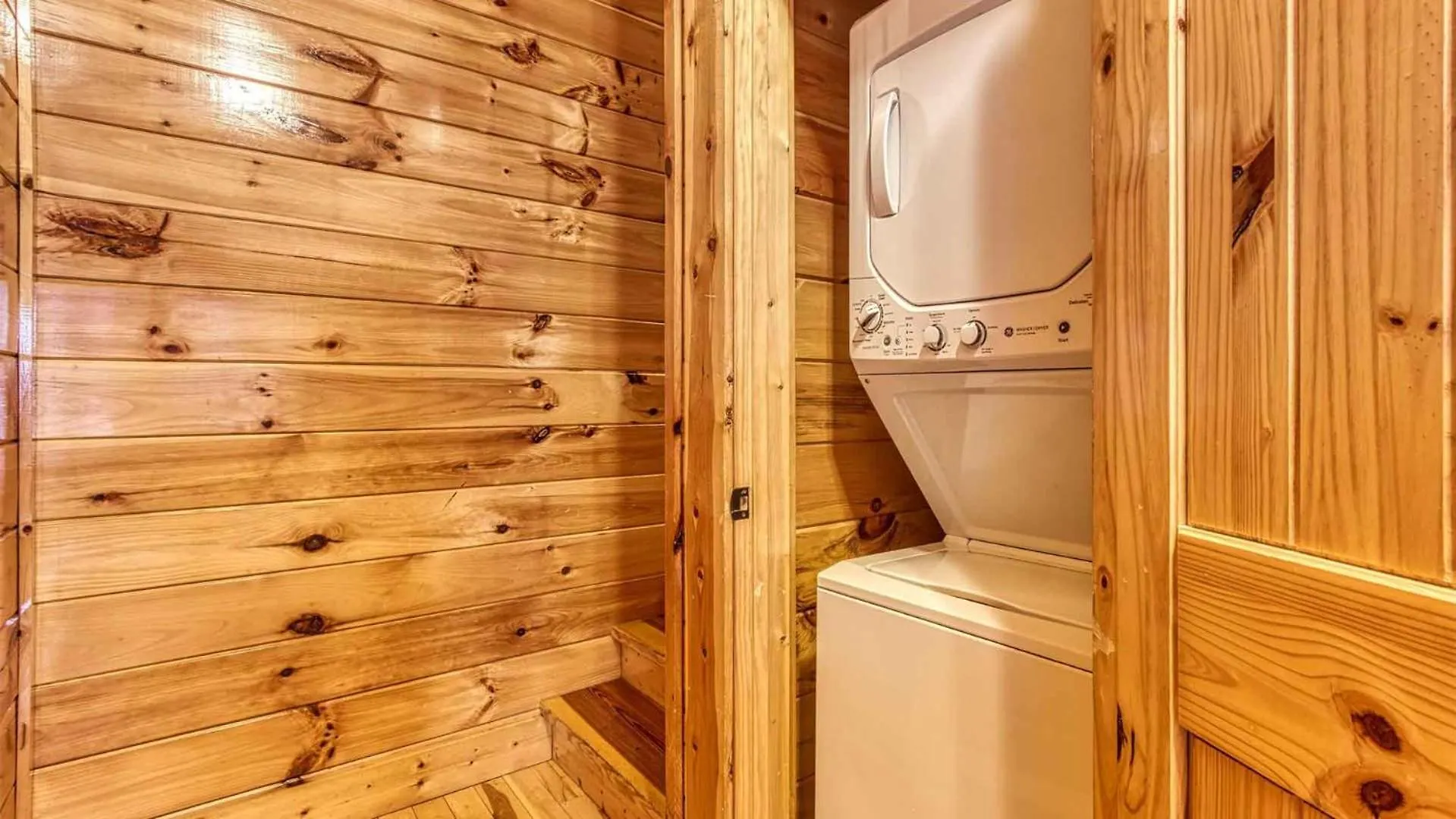 New Majestic 5 Star Amazing View, Pool, Hot Tub! Holiday home Pigeon Forge